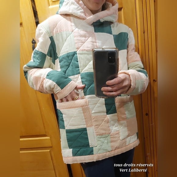 Hoodie upcycle from an old short stitch. - Picture 2 of 10